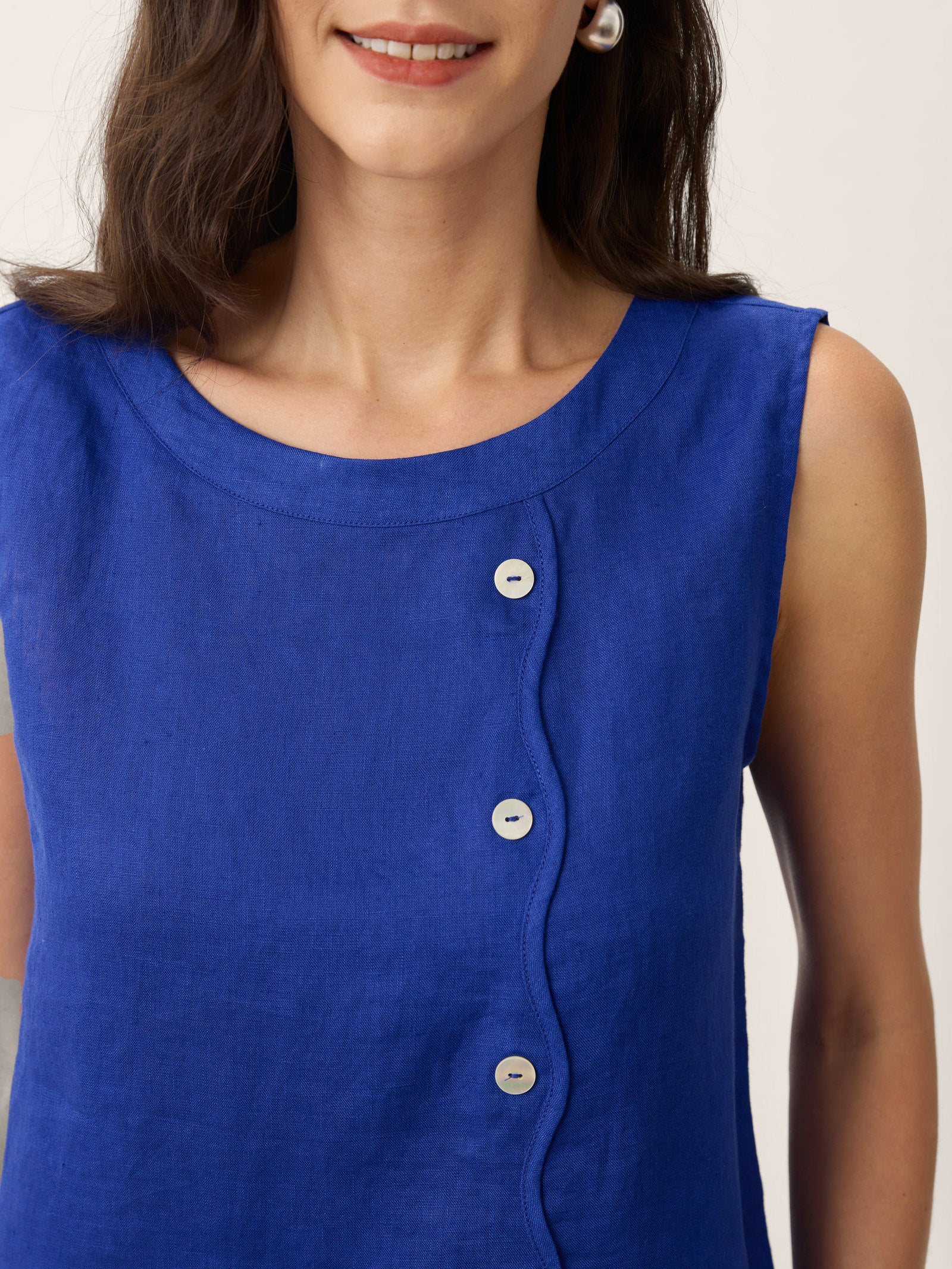 100% Linen Shell Button Detail Sleeveless Top GALATEA by LINTICO for women