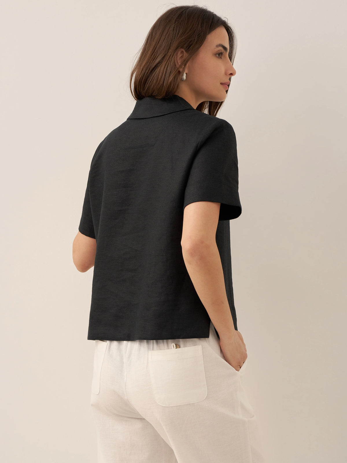 Chemise femme ORENDA boutonnée à manches courtes en 100% lin de LINTICO