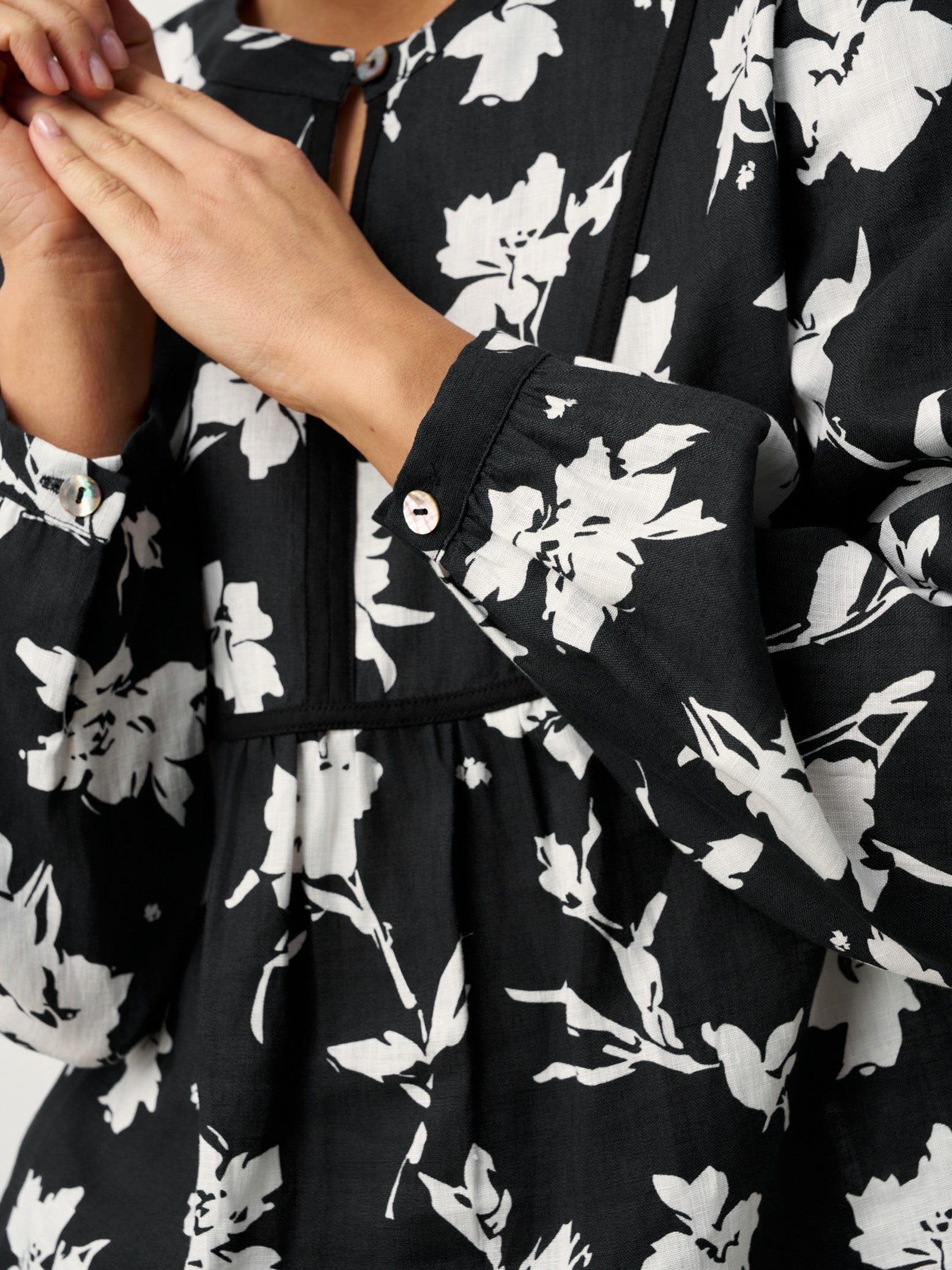 100% Linen Floral Printed Gathered Pullover Top AMIYA by LINTICO for women