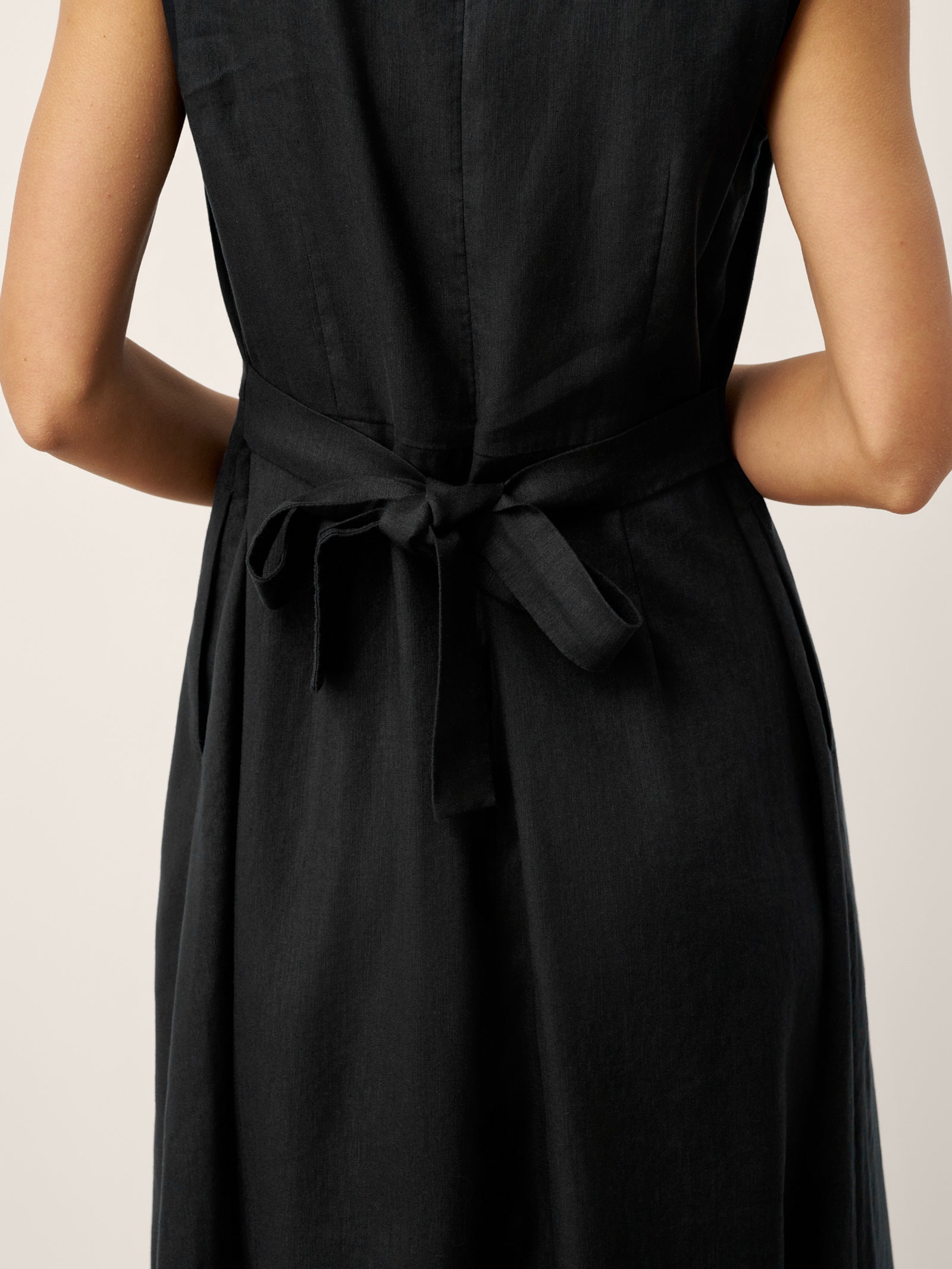 Linen-Lyocell V-Neck Sleeveless Midi Dress WILLOW by LINTICO for women