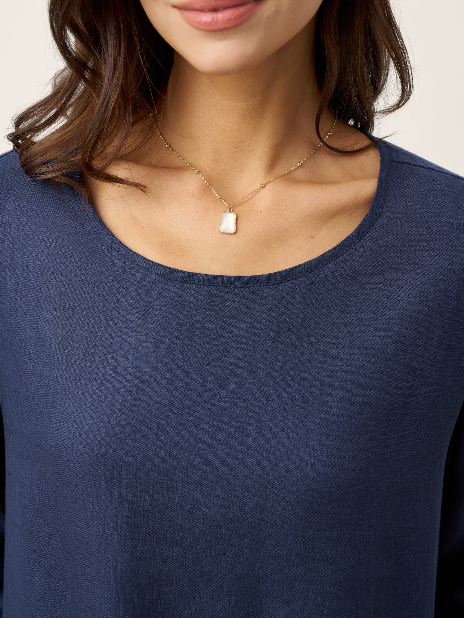 100% Linen Relaxed Back Button Top with Tab Sleeves SYLVANA by LINTICO for women