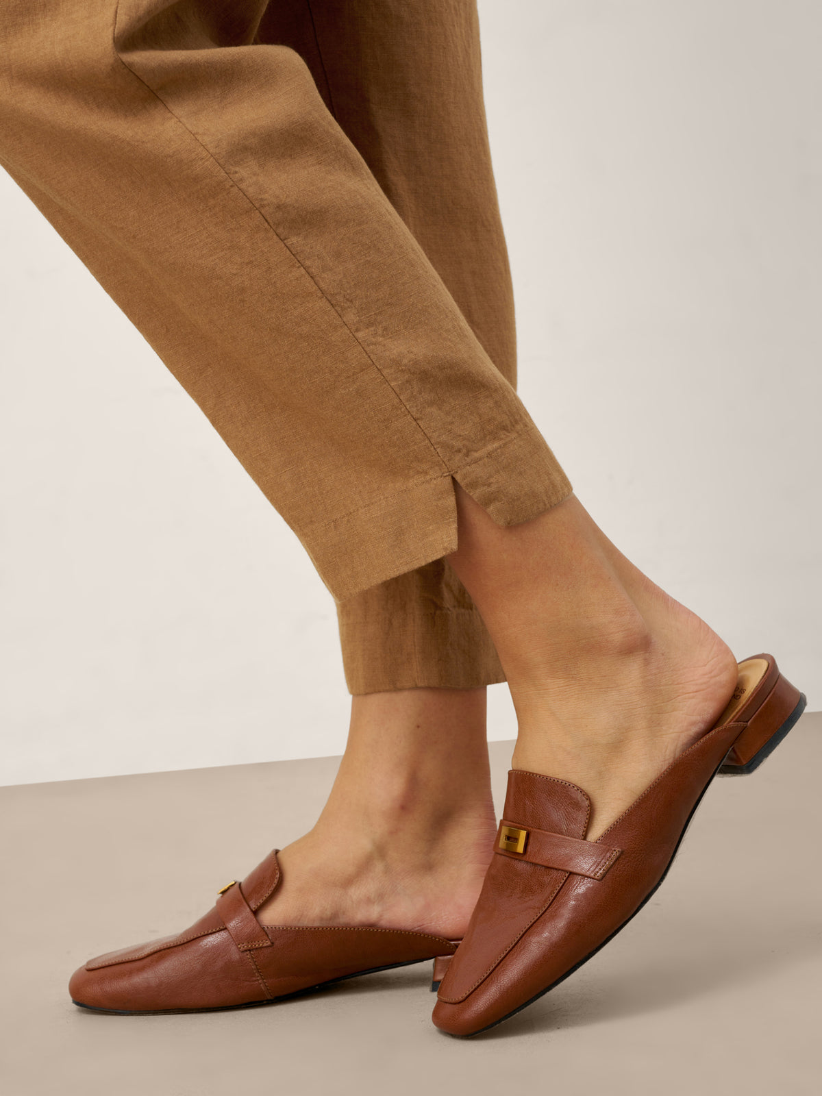 100% Linen Elasticated Waist Ankle Pants GWEN by LINTICO for women