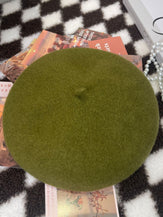 100% Wool Retro Hand-Knit Beret by LINTICO for women