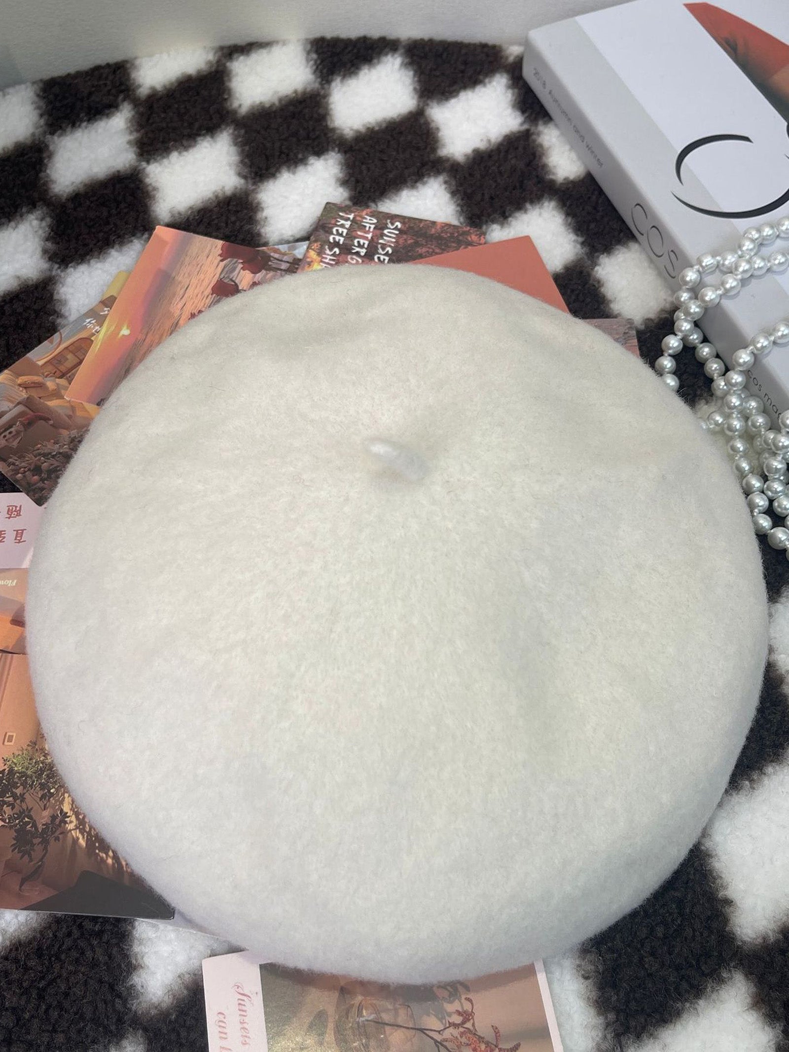 100% Wool Retro Hand-Knit Beret by LINTICO for women