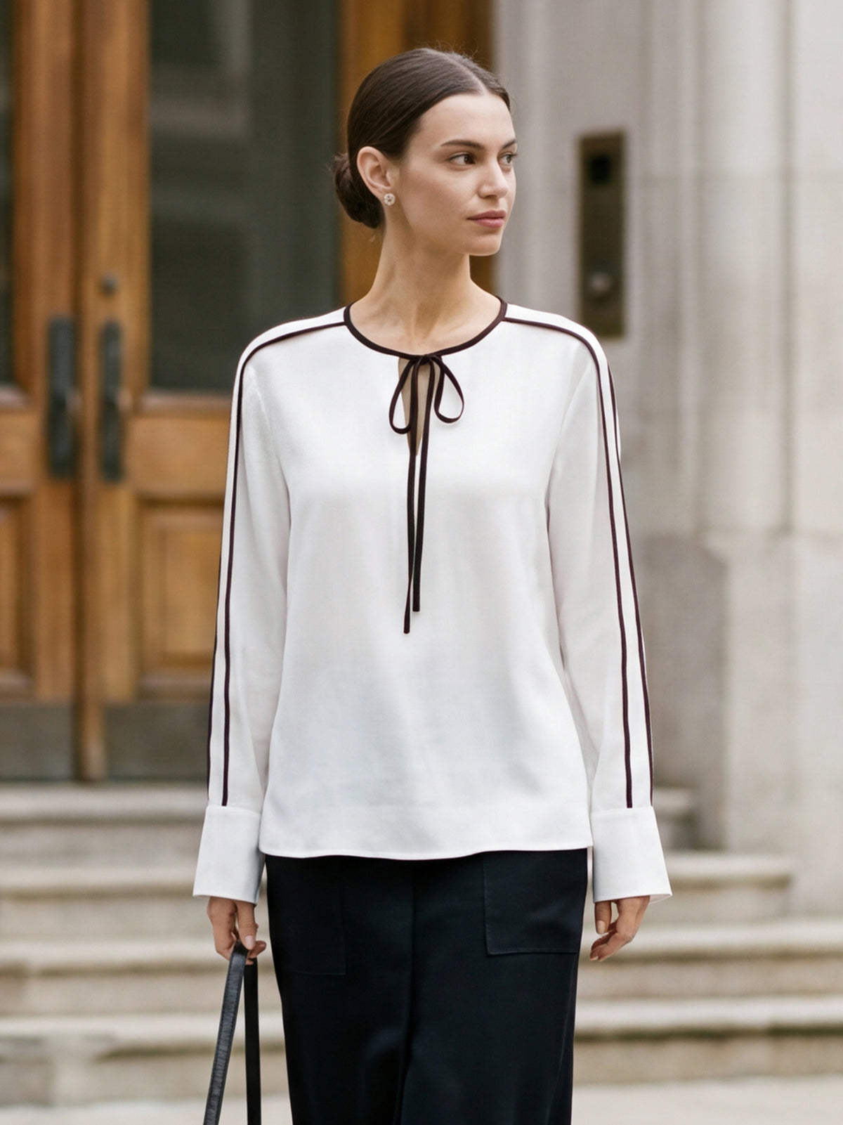 Sur-haut femme en lin et lyocell, finitions contrastées et col à nouer, VERA par LINTICO