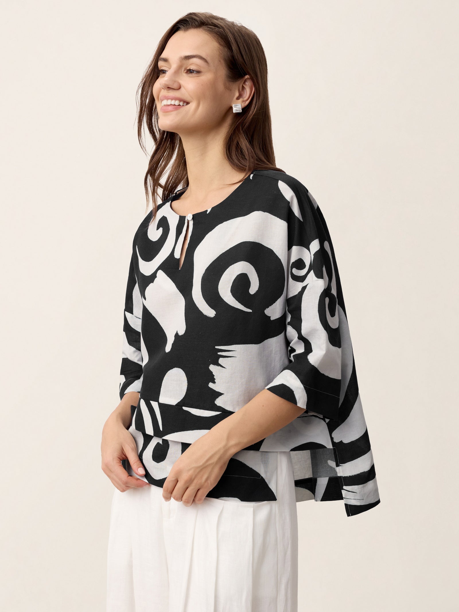 Linen Layered Asymmetric Top NOREEN by LINTICO for women