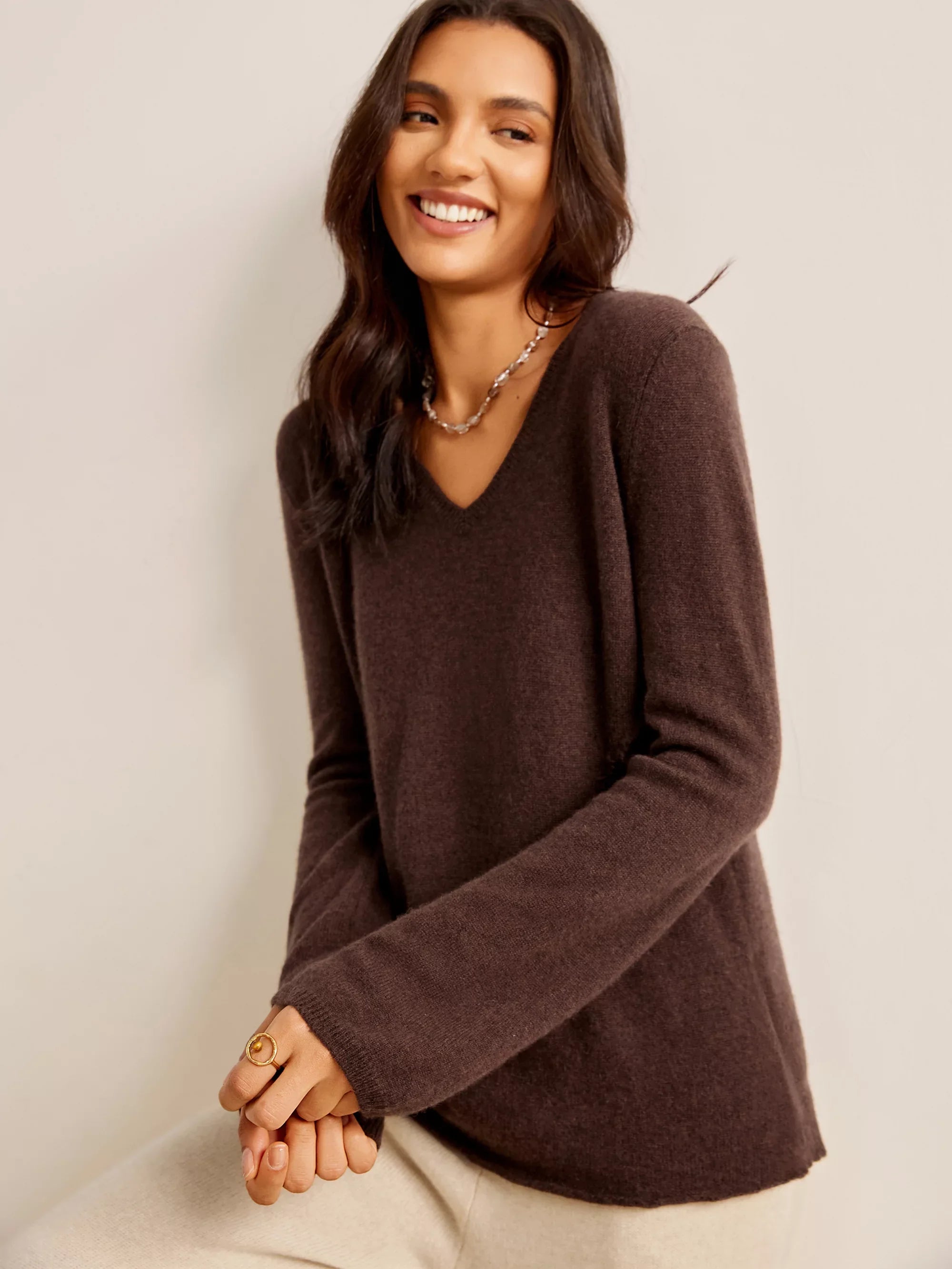 100% Cashmere Hand-Stitched V-Neck Pullover